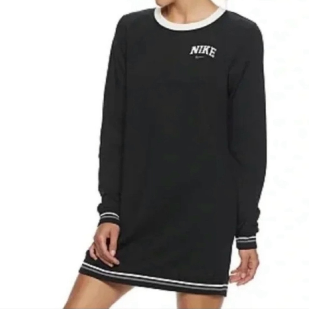Nike Black and White Long Sleeve Dress